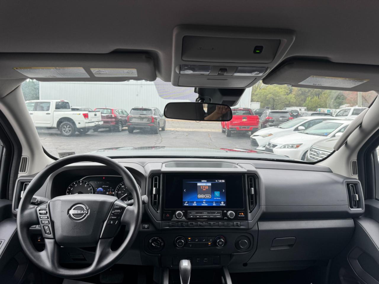 Nissan Frontier SV Crew Cab 4WD 2025