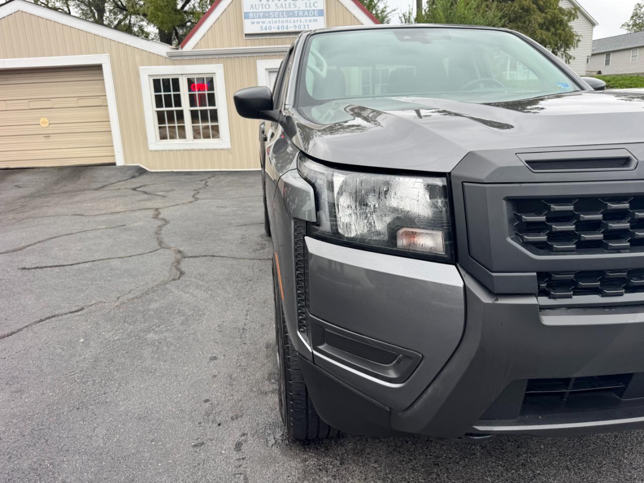 Nissan Frontier SV Crew Cab 4WD 2025
