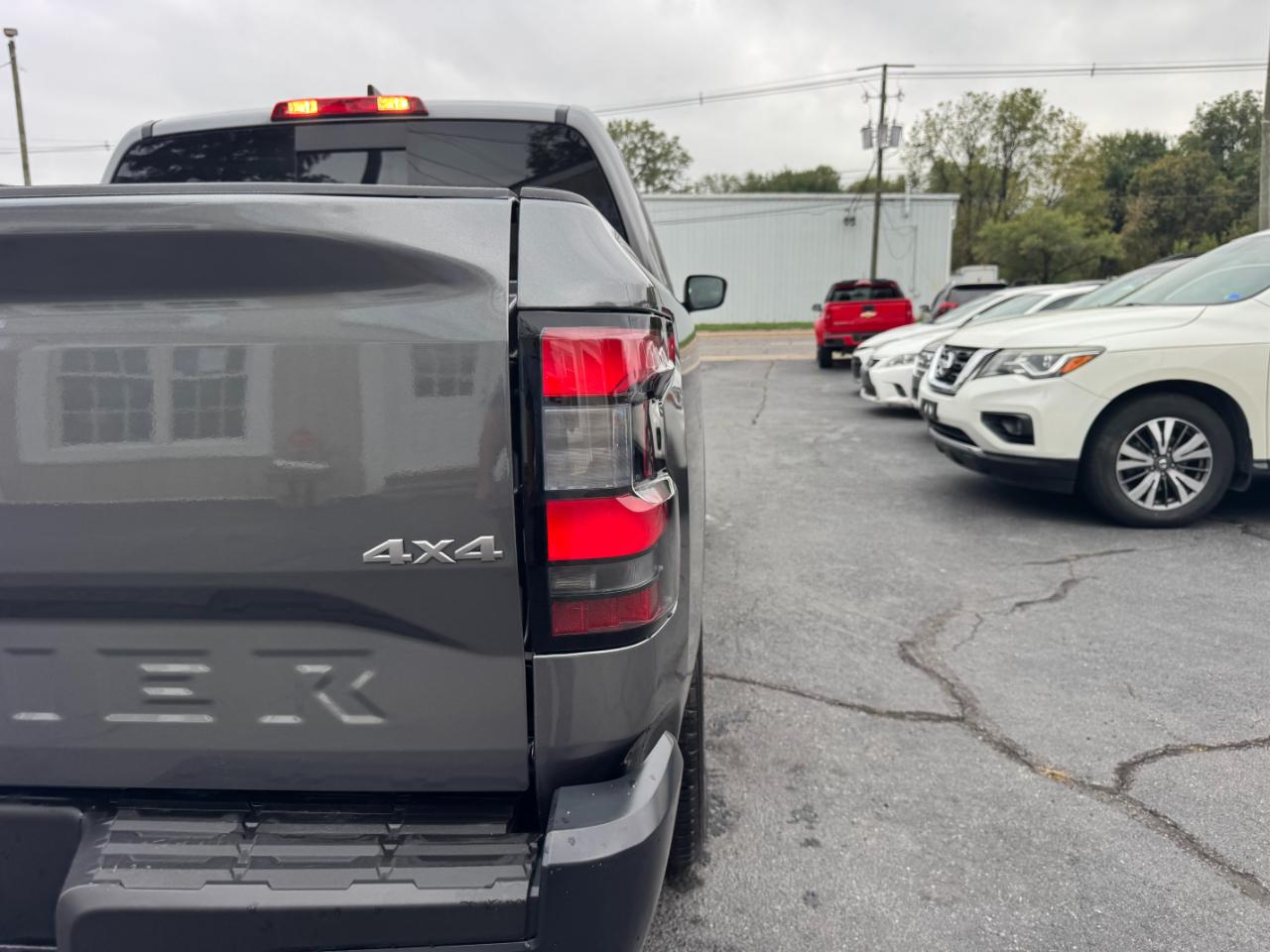 Nissan Frontier SV Crew Cab 4WD 2025