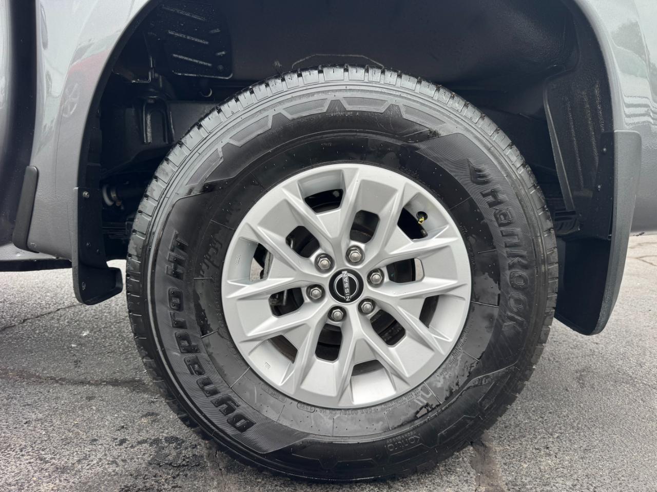 Nissan Frontier SV Crew Cab 4WD 2025