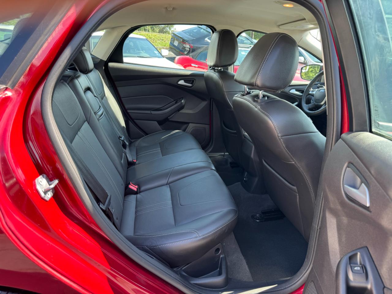 Ford Focus SE Sedan 2013