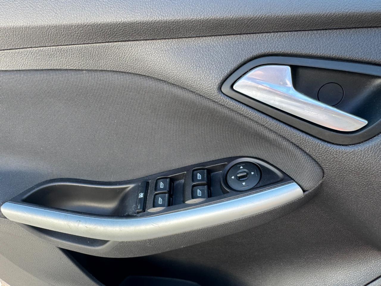 Ford Focus SE Sedan 2013