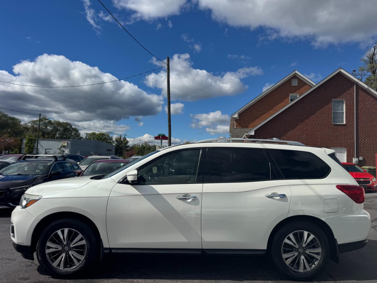 Nissan Pathfinder Platinum 4WD 2017