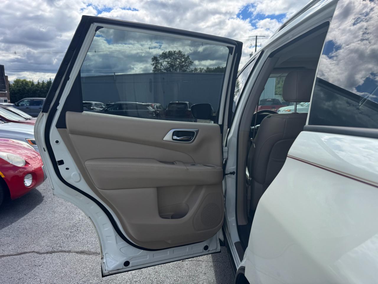 Nissan Pathfinder Platinum 4WD 2017