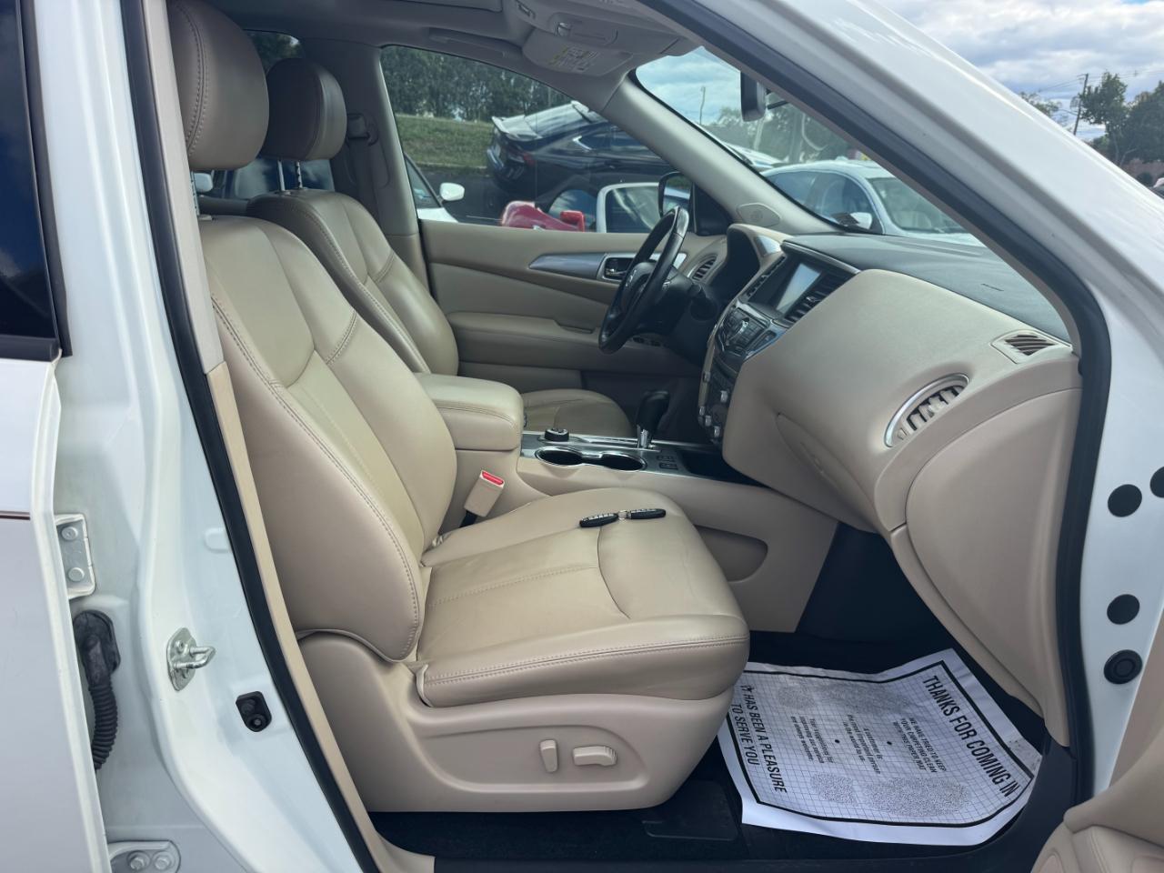 Nissan Pathfinder Platinum 4WD 2017