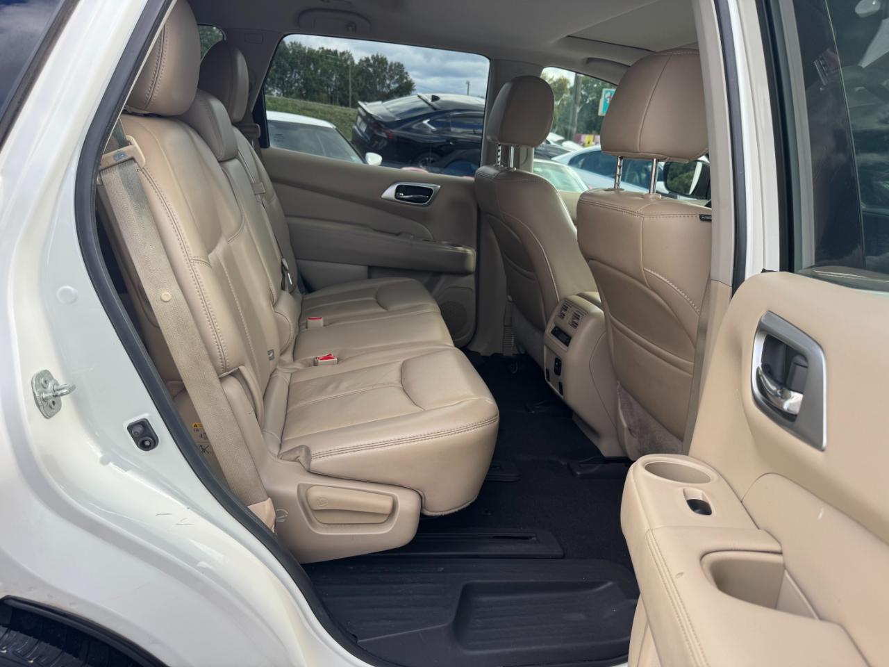 Nissan Pathfinder Platinum 4WD 2017