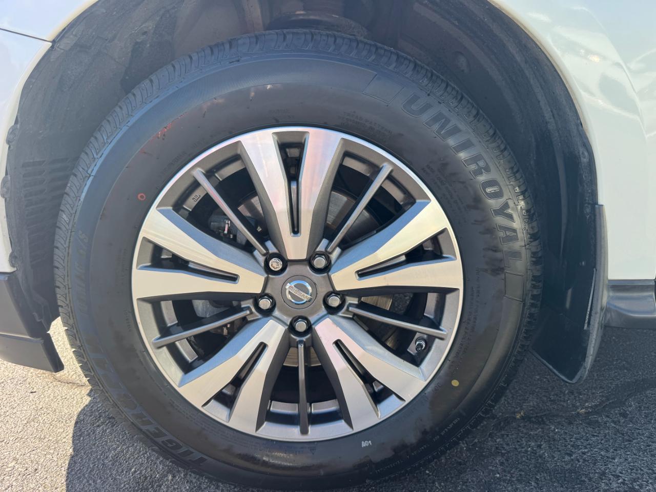 Nissan Pathfinder Platinum 4WD 2017