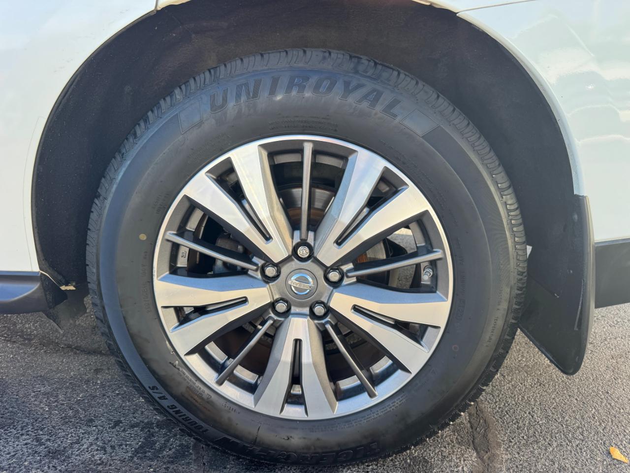 Nissan Pathfinder Platinum 4WD 2017