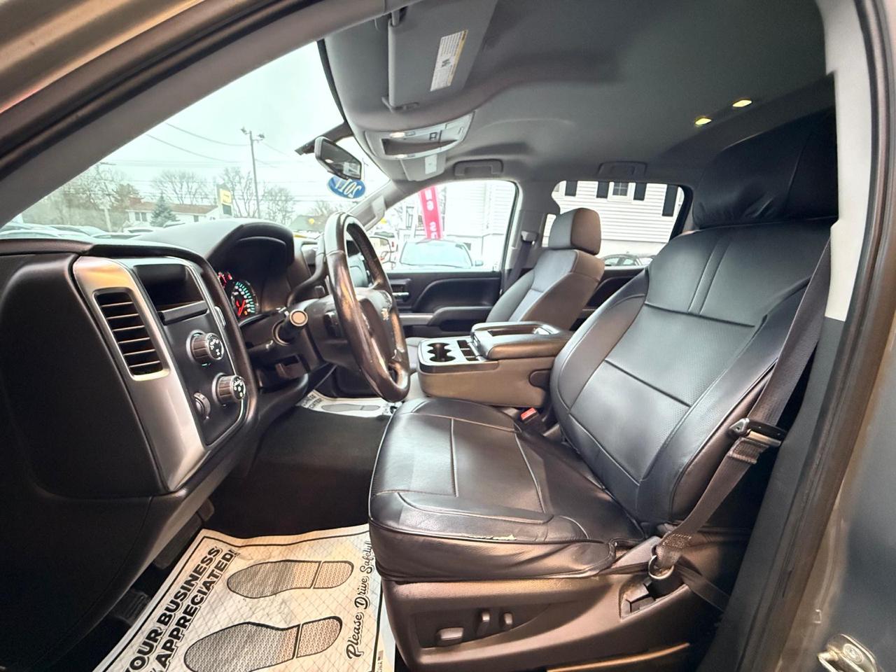 Chevrolet Silverado 1500 4WD Crew Cab 143.5" LT w/1LT 2017