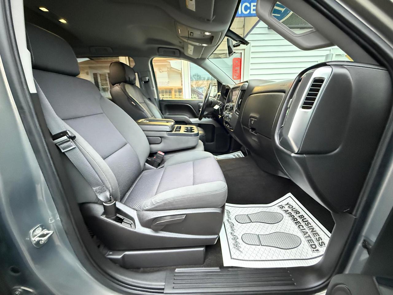 Chevrolet Silverado 1500 4WD Crew Cab 143.5" LT w/1LT 2017