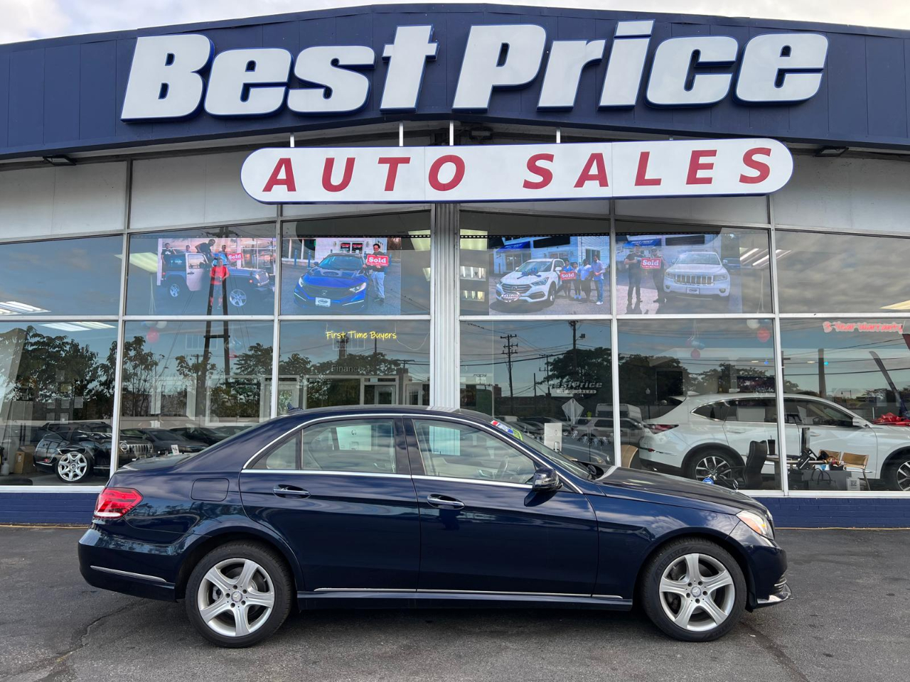 Mercedes-Benz E-Class 4dr Sdn E 350 Sport 4MATIC 2014 Mercedes-Benz E-Class 4dr Sdn E 350 Sport 4MATIC 2014