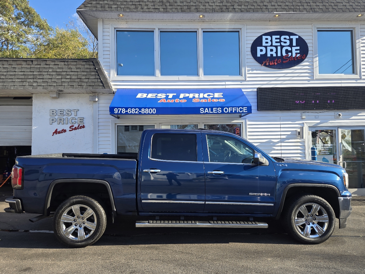 GMC Sierra 1500 4WD Crew Cab 143.5" SLT 2018 GMC Sierra 1500 4WD Crew Cab 143.5" SLT 2018