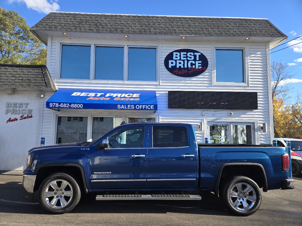 GMC Sierra 1500 4WD Crew Cab 143.5" SLT 2018 GMC Sierra 1500 4WD Crew Cab 143.5" SLT 2018