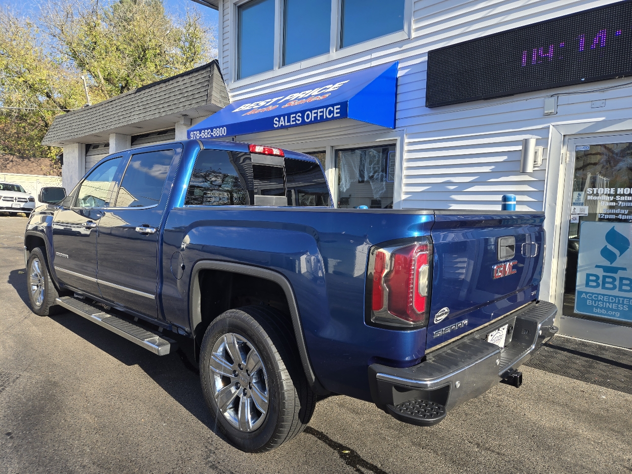 GMC Sierra 1500 4WD Crew Cab 143.5" SLT 2018 GMC Sierra 1500 4WD Crew Cab 143.5" SLT 2018