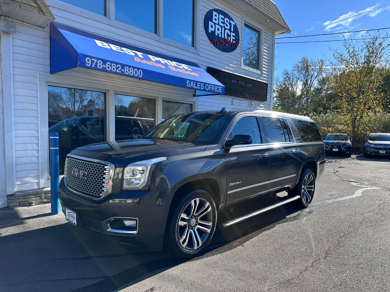 GMC Yukon XL 4WD 4dr Denali 2017 GMC Yukon XL 4WD 4dr Denali 2017