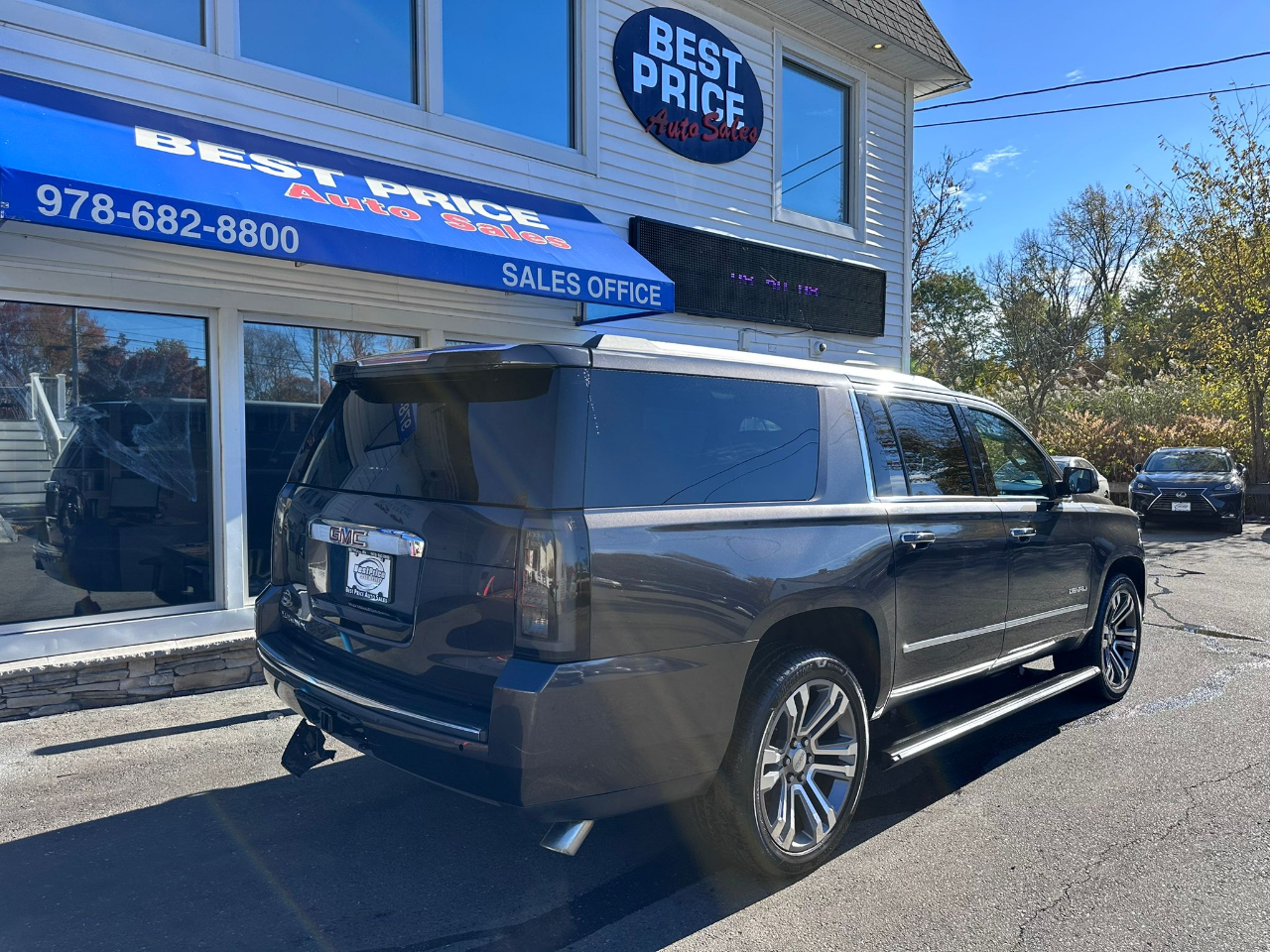 GMC Yukon XL 4WD 4dr Denali 2017 GMC Yukon XL 4WD 4dr Denali 2017