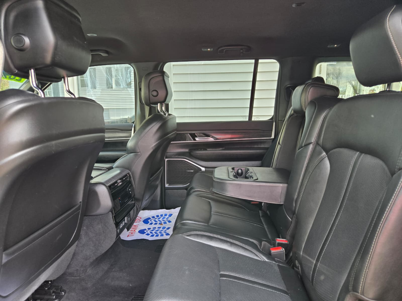 Jeep Wagoneer L Series II 4x4 2023 Jeep Wagoneer L Series II 4x4 2023