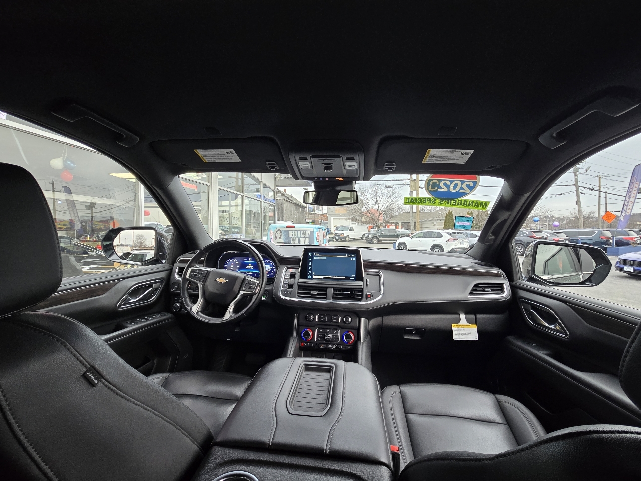 Chevrolet Suburban 4WD 4dr LT 2023