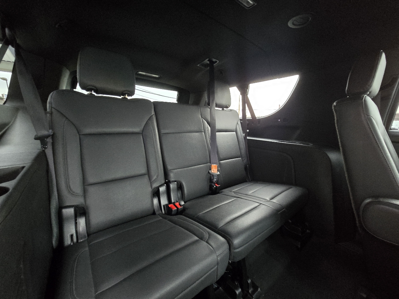 Chevrolet Suburban 4WD 4dr LT 2023