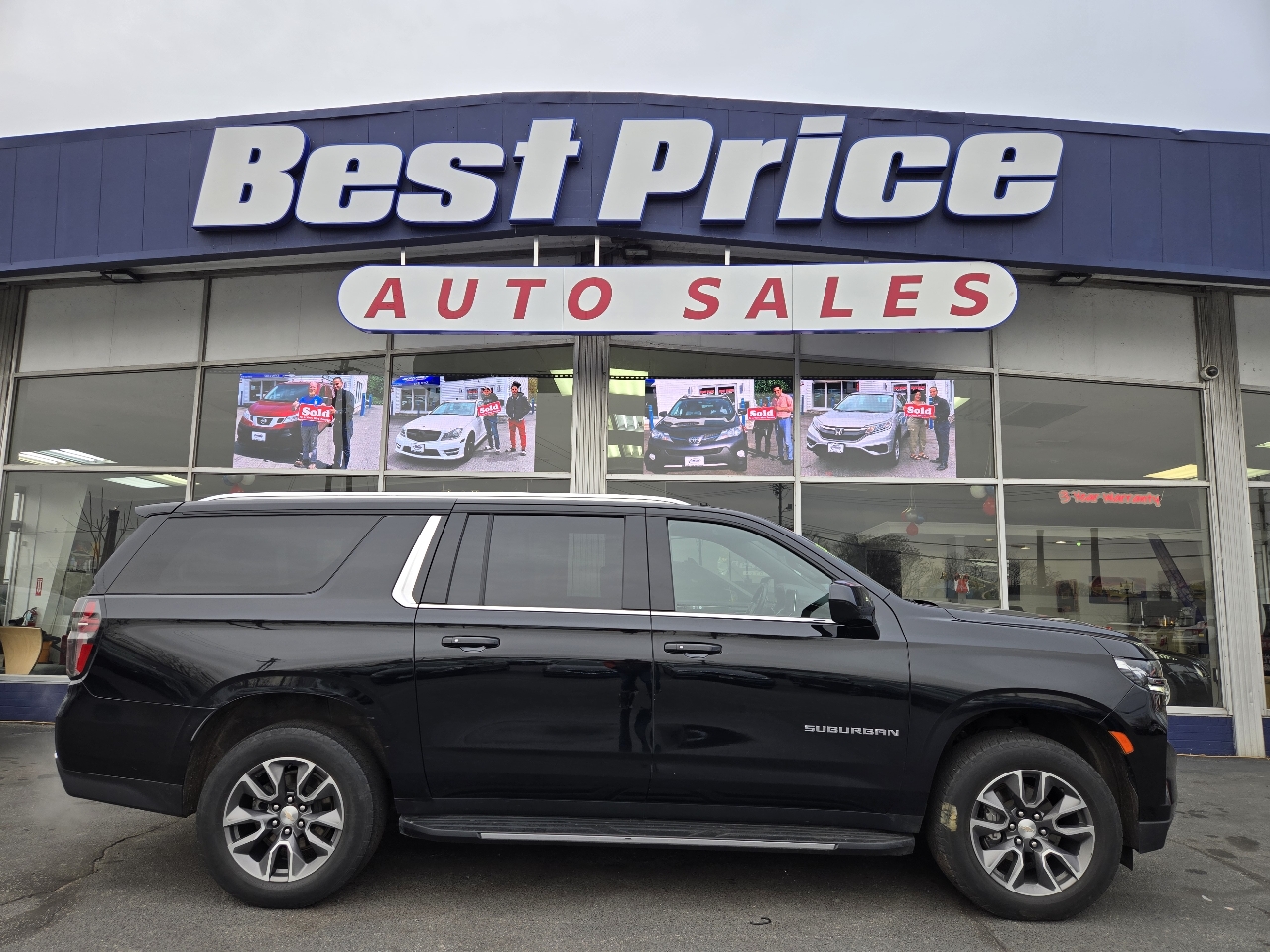 Chevrolet Suburban 4WD 4dr LT 2023