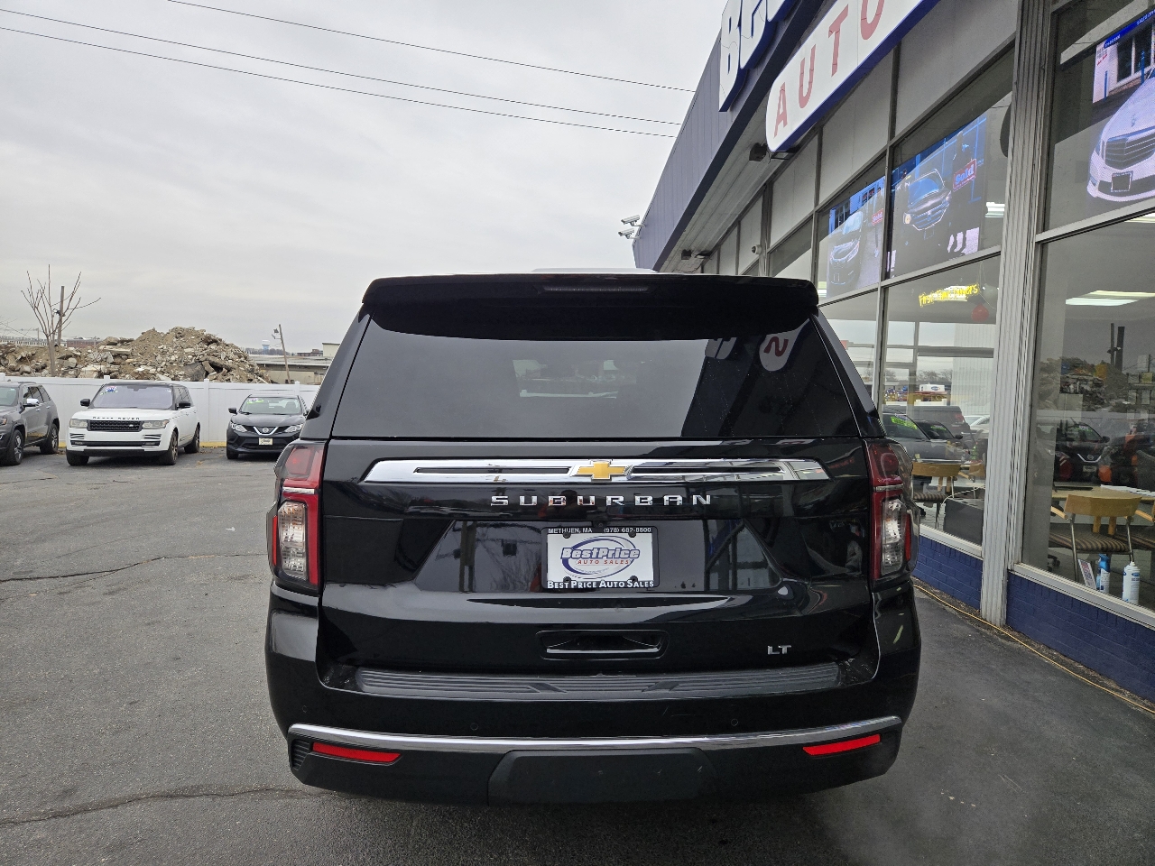 Chevrolet Suburban 4WD 4dr LT 2023