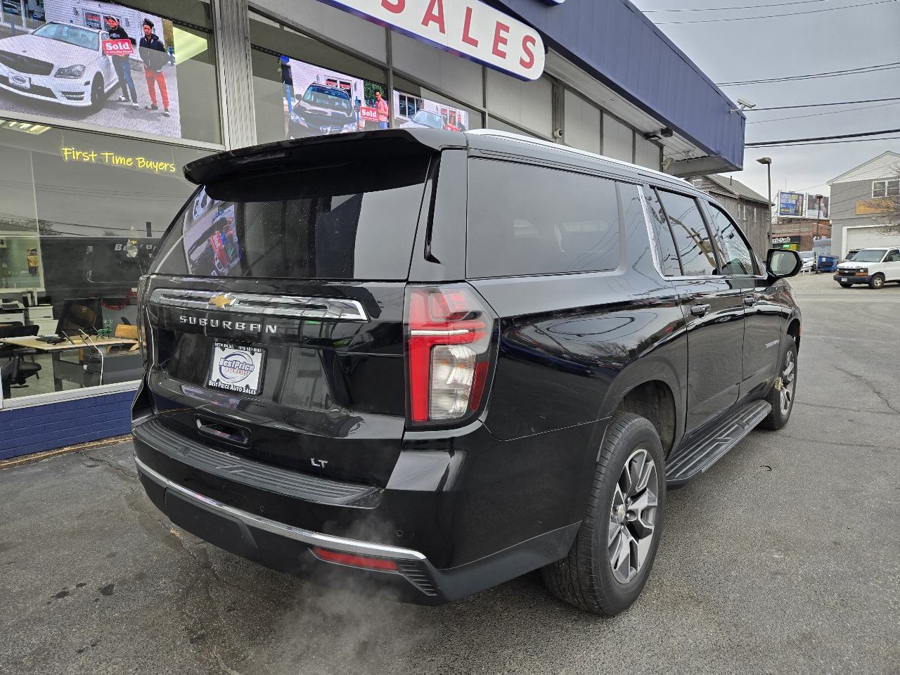 Chevrolet Suburban 4WD 4dr LT 2023