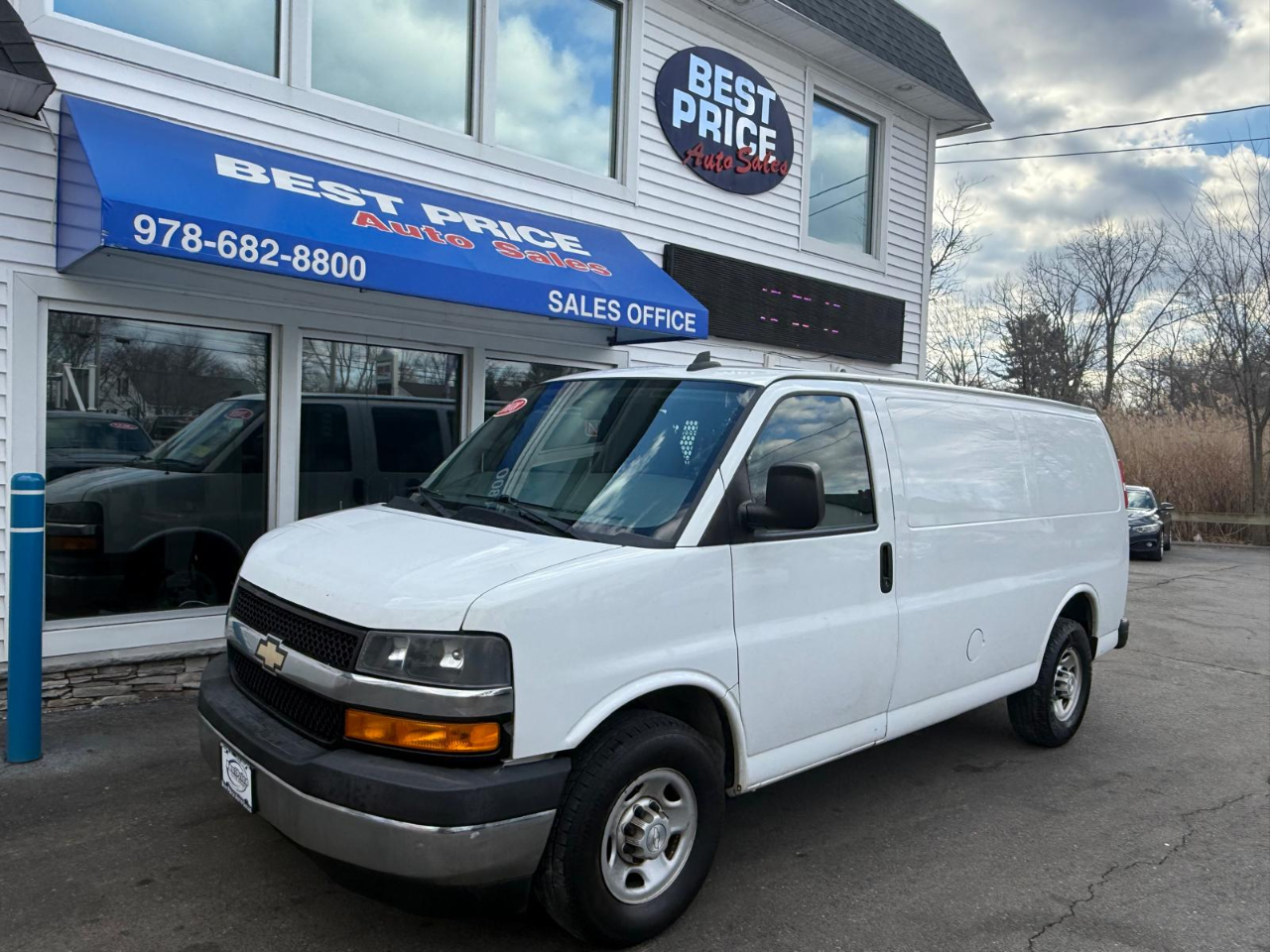 2018 Chevrolet Express Cargo Van RWD 2500 135"