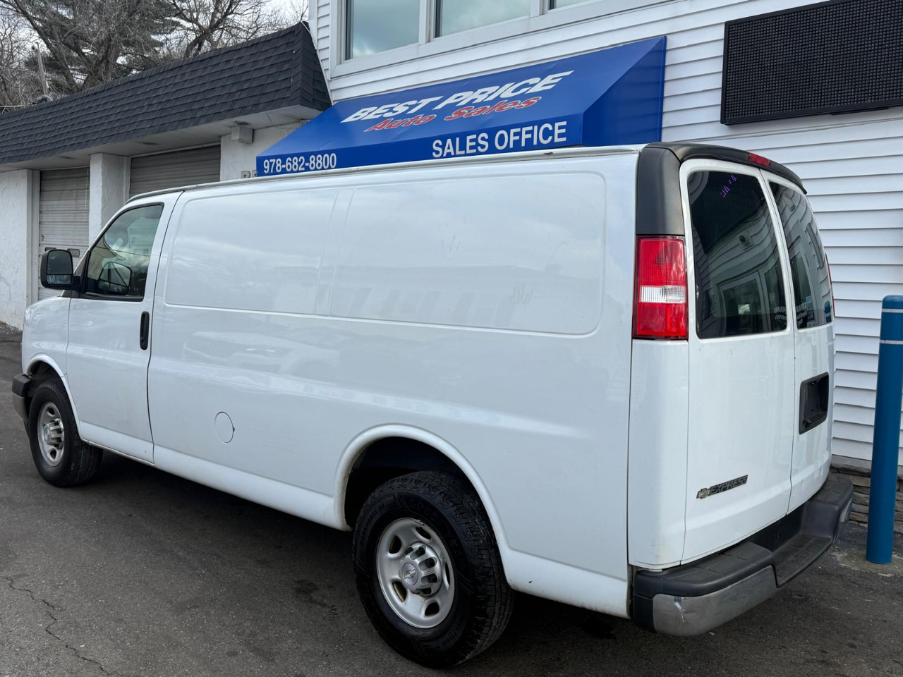 Chevrolet Express Cargo Van RWD 2500 135" 2018