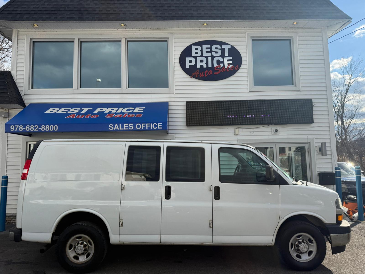 Chevrolet Express Cargo Van RWD 2500 135" 2018