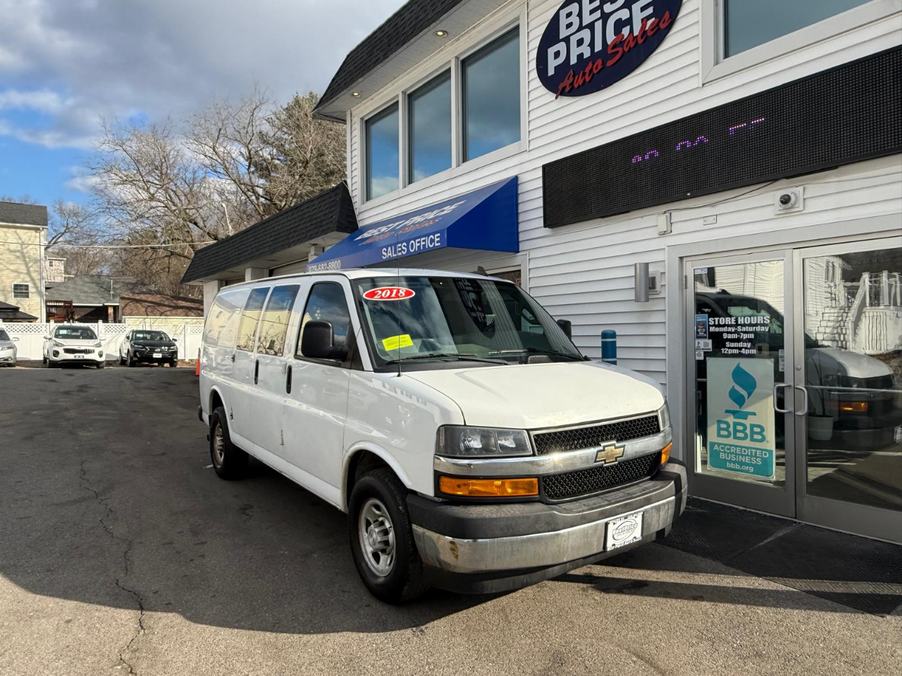 Chevrolet Express Cargo Van RWD 2500 135" 2018