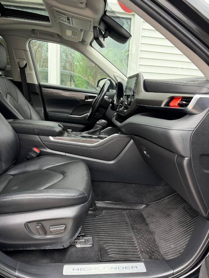 Toyota Highlander Limited AWD (Natl) 2022