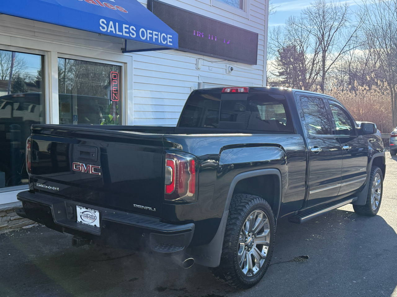 GMC Sierra 1500 4WD Crew Cab 153.0" Denali 2017