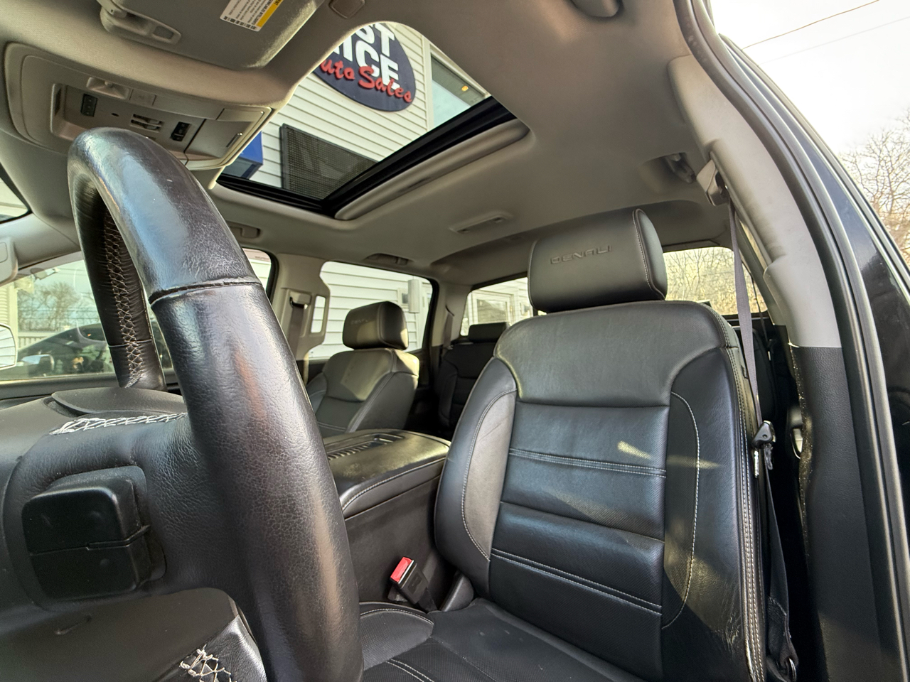 GMC Sierra 1500 4WD Crew Cab 153.0" Denali 2017