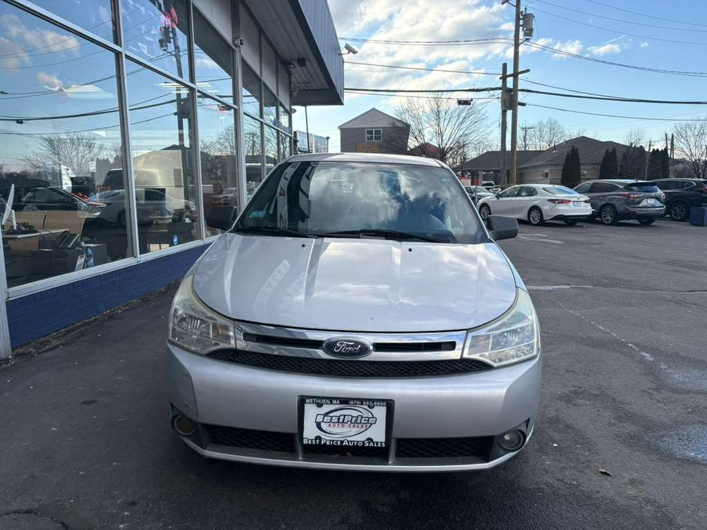 Ford Focus 4dr Sdn SE 2010