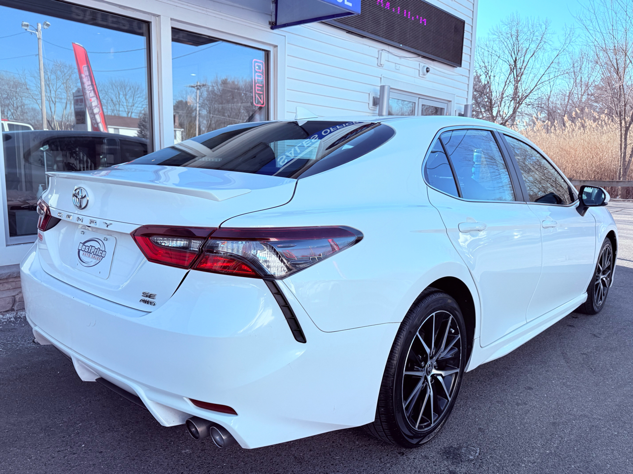 Toyota Camry SE Auto AWD (Natl) 2021