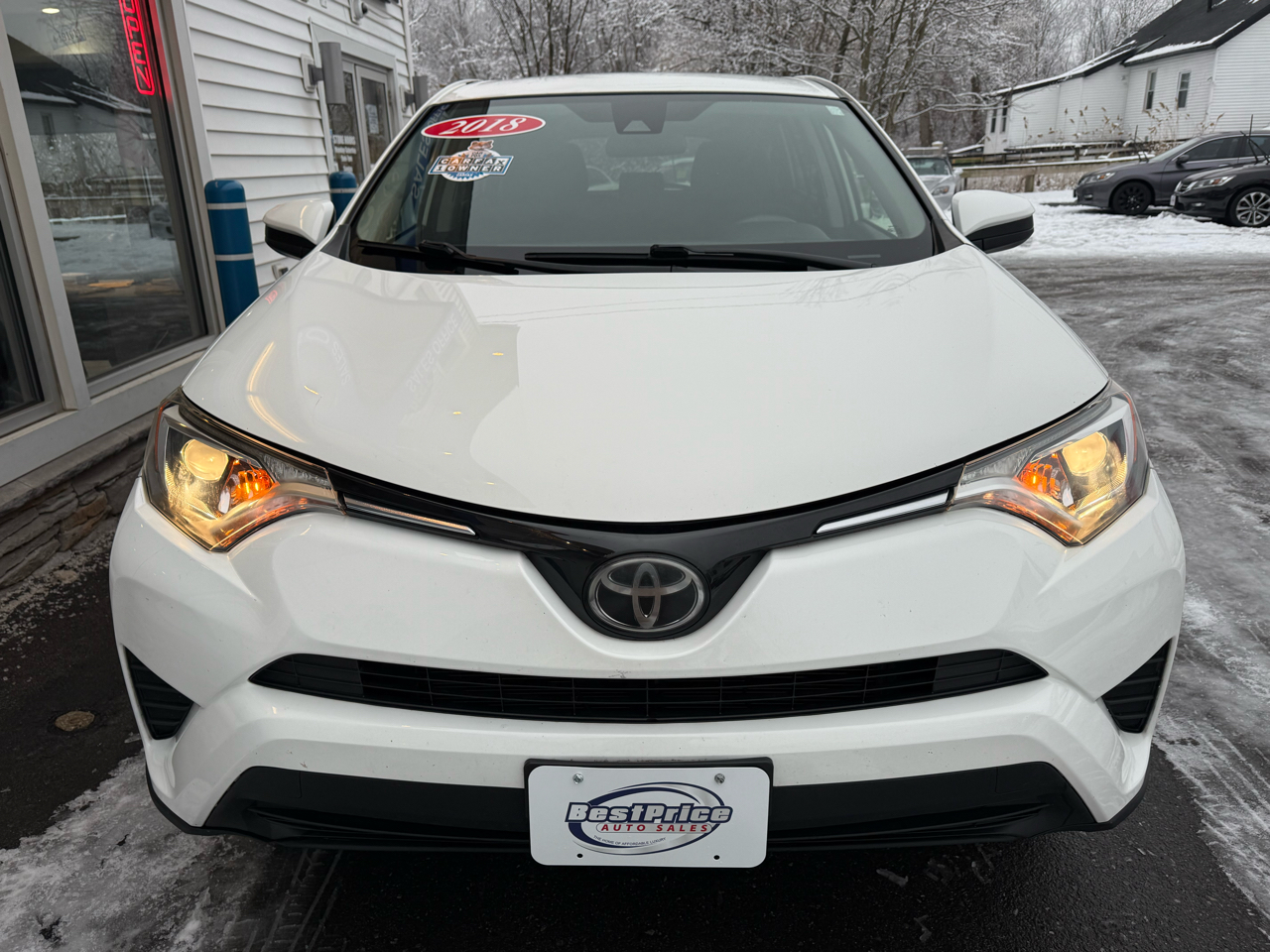 Toyota RAV4 LE AWD (Natl) 2018