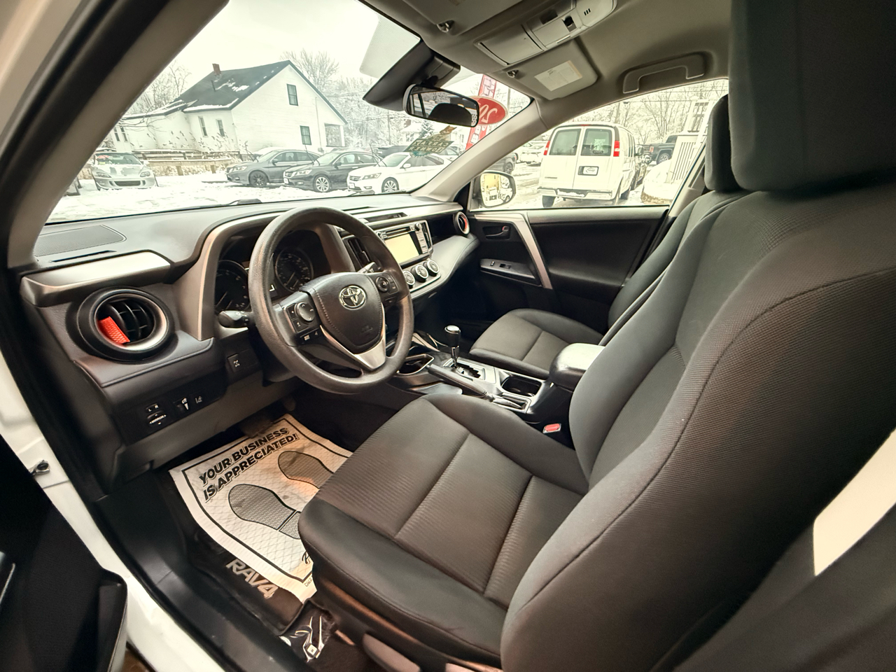 Toyota RAV4 LE AWD (Natl) 2018