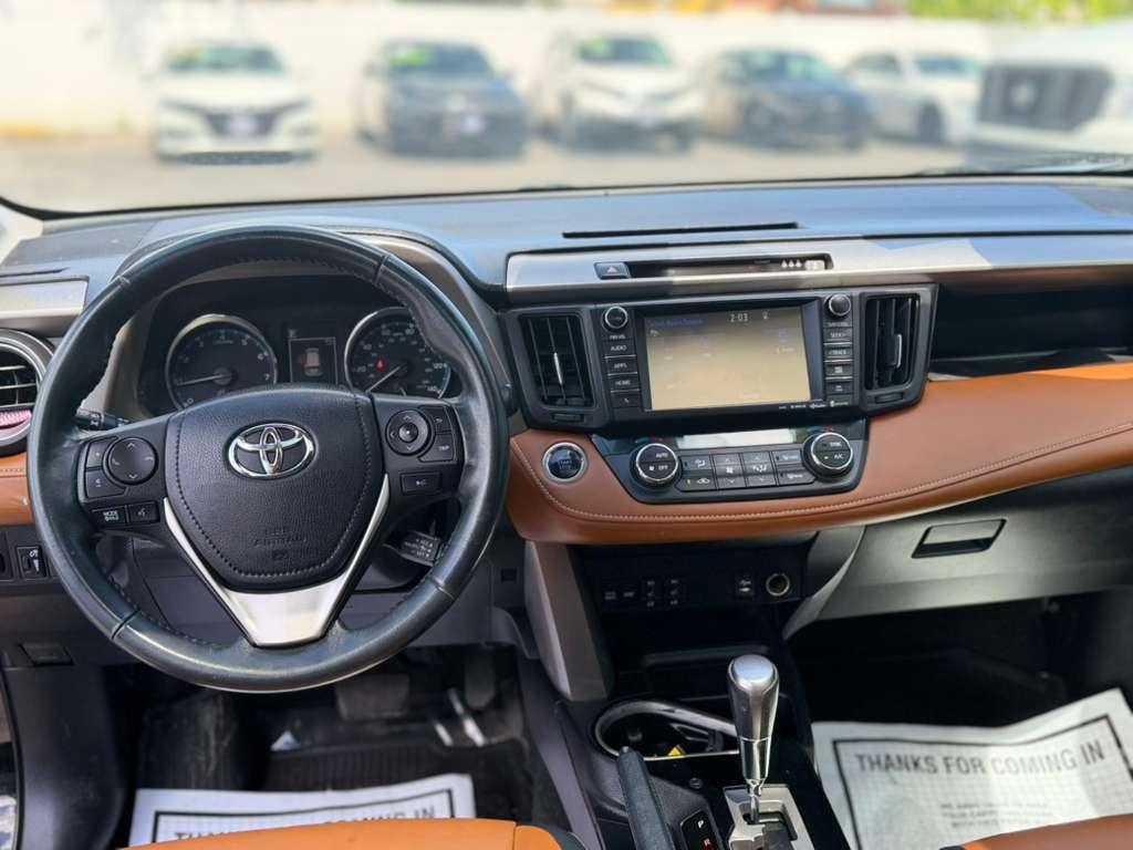 Toyota RAV4 Limited AWD (Natl) 2018
