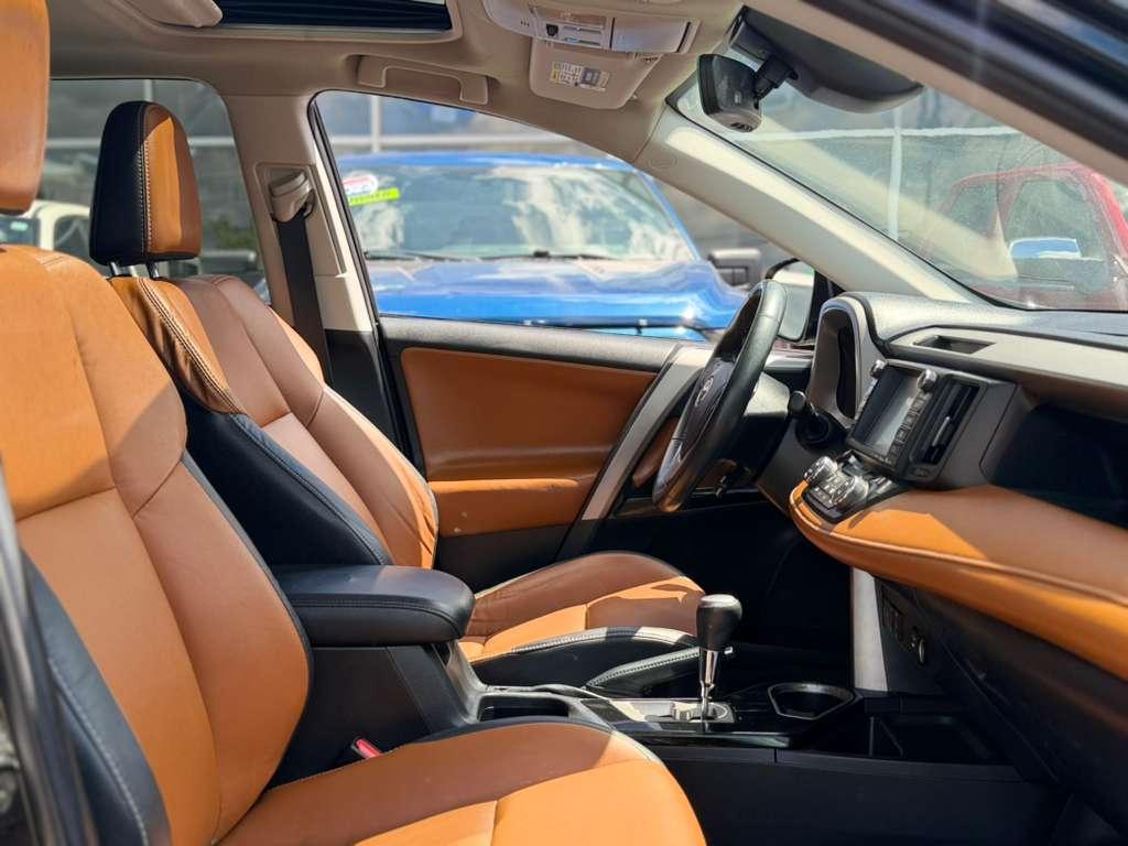Toyota RAV4 Limited AWD (Natl) 2018