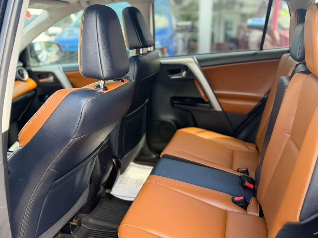 Toyota RAV4 Limited AWD (Natl) 2018