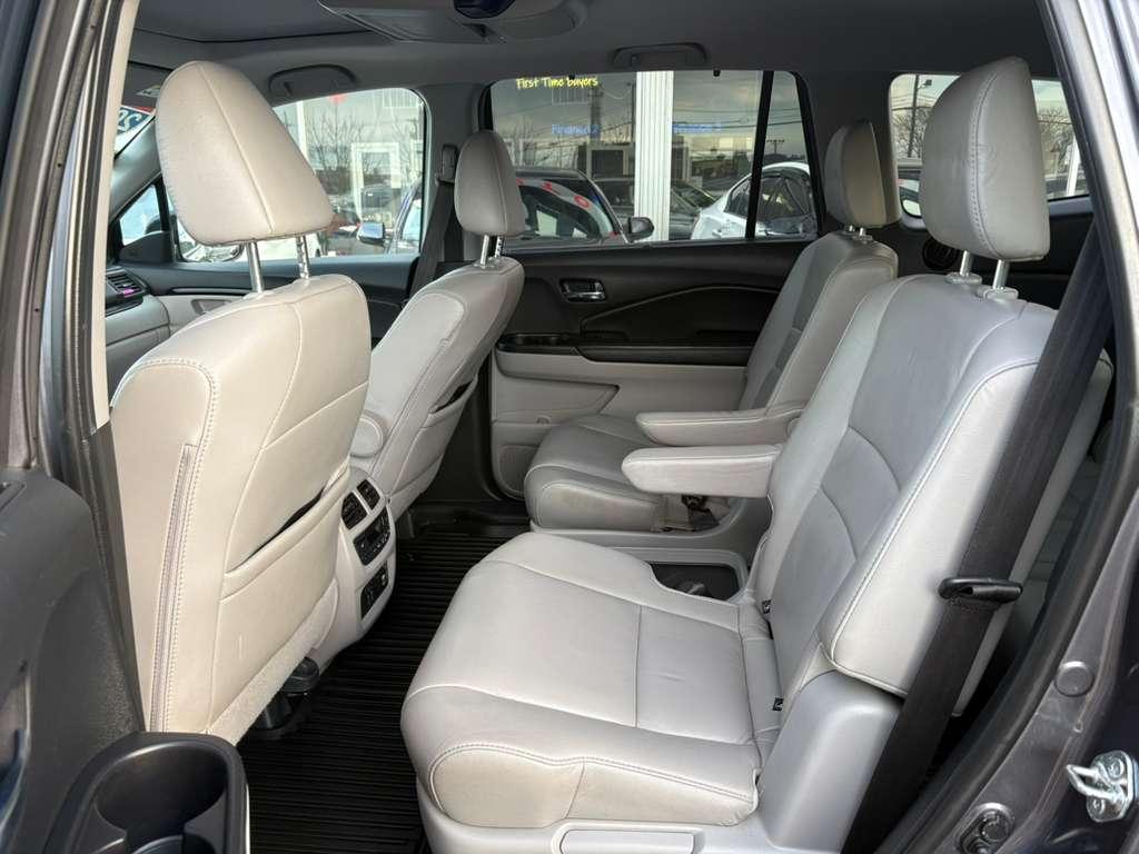 Honda Pilot Touring 7-Passenger AWD 2019