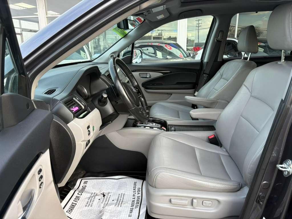 Honda Pilot Touring 7-Passenger AWD 2019