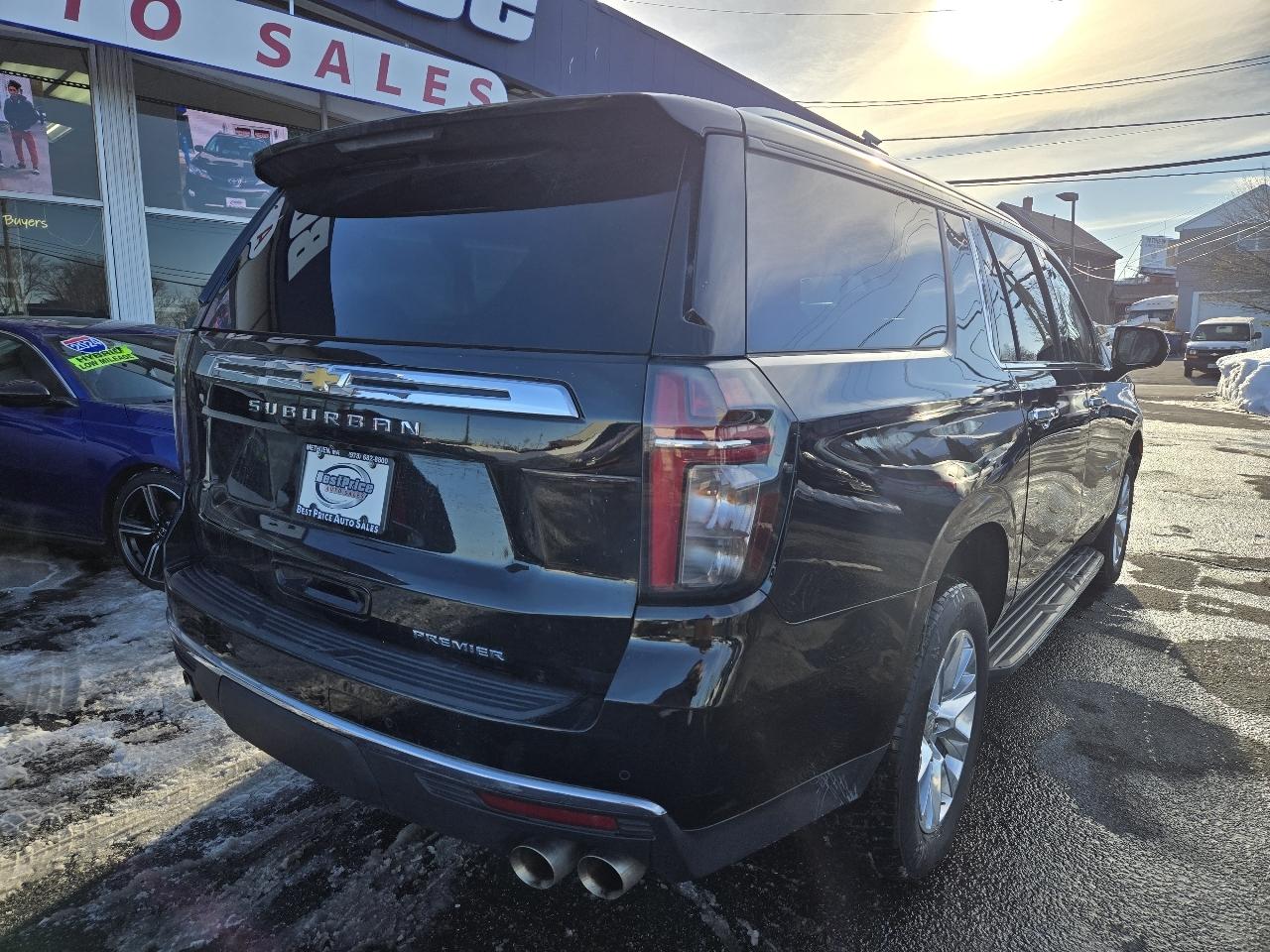 Chevrolet Suburban 4WD 4dr LT 2024