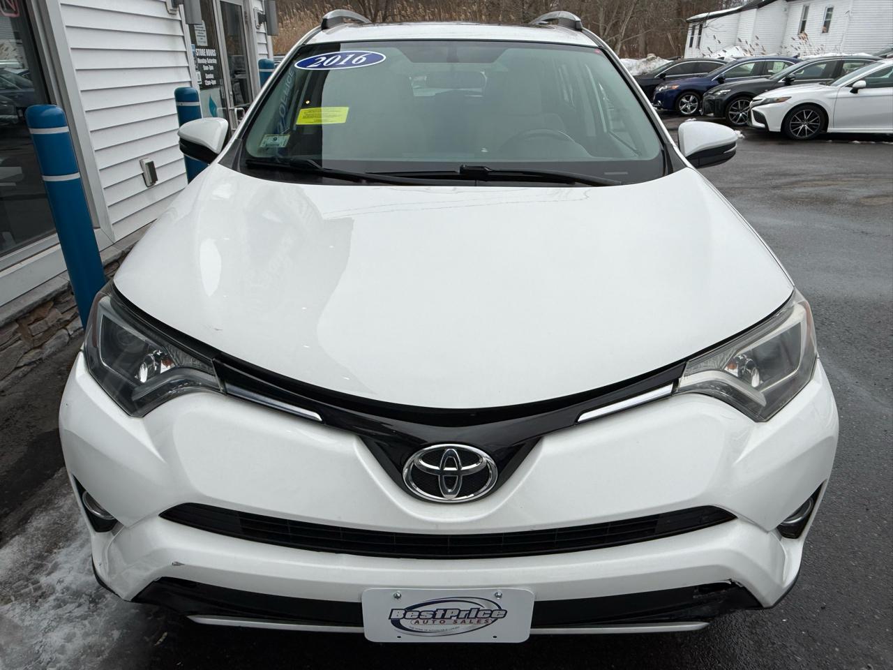 Toyota RAV4 AWD 4dr XLE (Natl) 2016