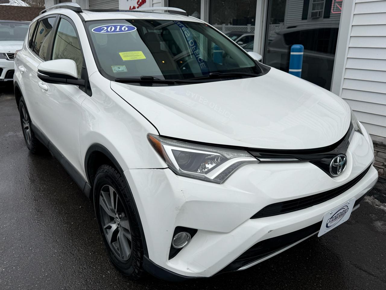 Toyota RAV4 AWD 4dr XLE (Natl) 2016