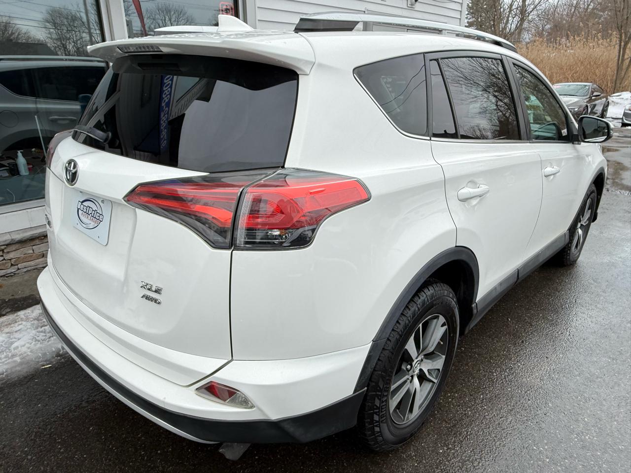 Toyota RAV4 AWD 4dr XLE (Natl) 2016