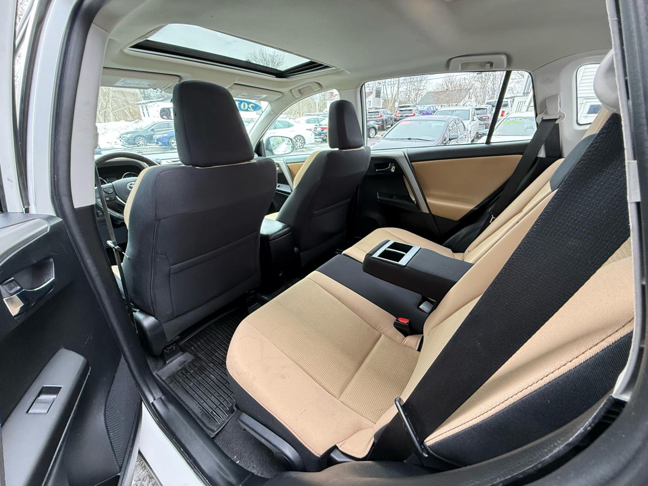 Toyota RAV4 AWD 4dr XLE (Natl) 2016