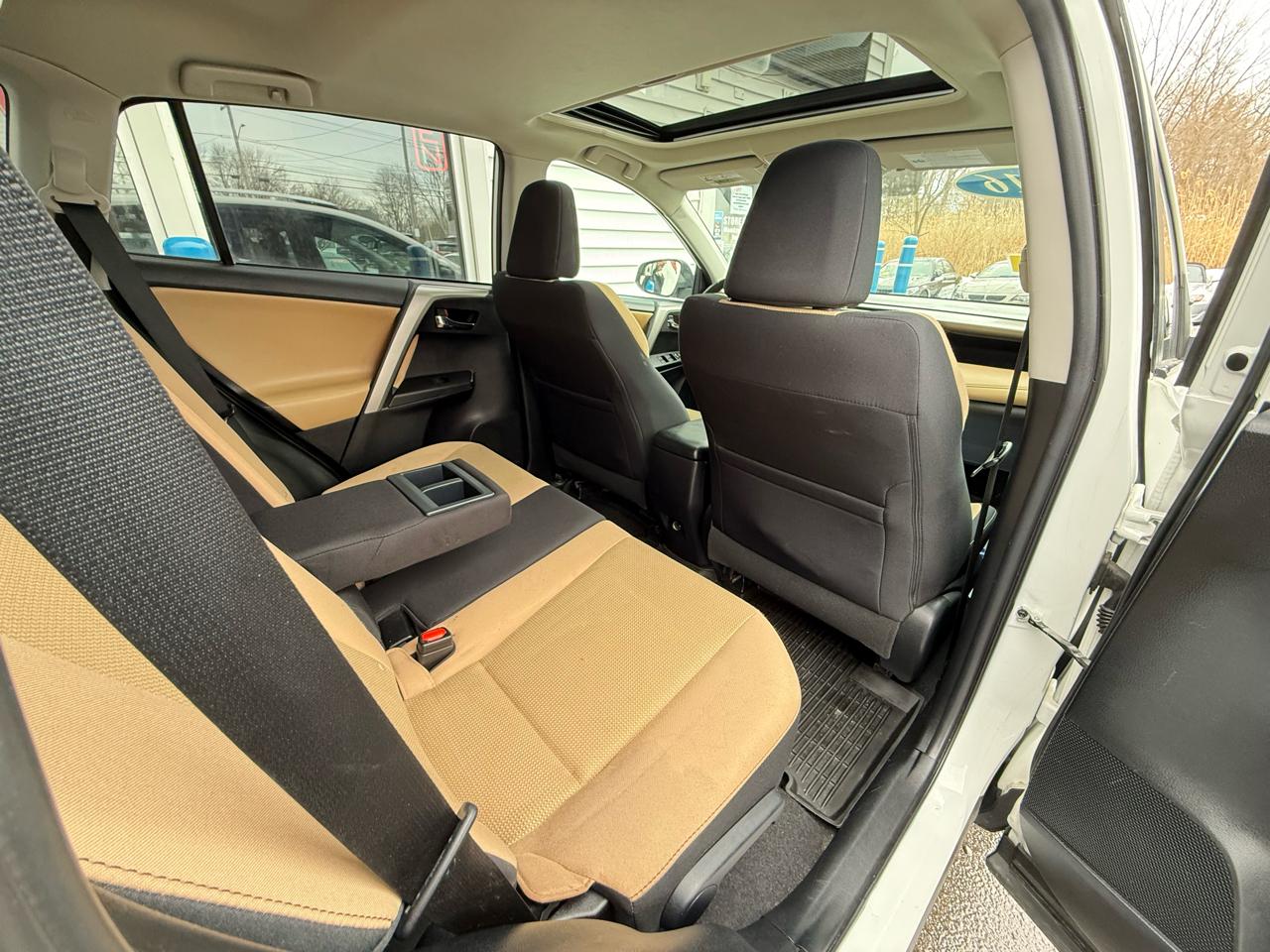 Toyota RAV4 AWD 4dr XLE (Natl) 2016