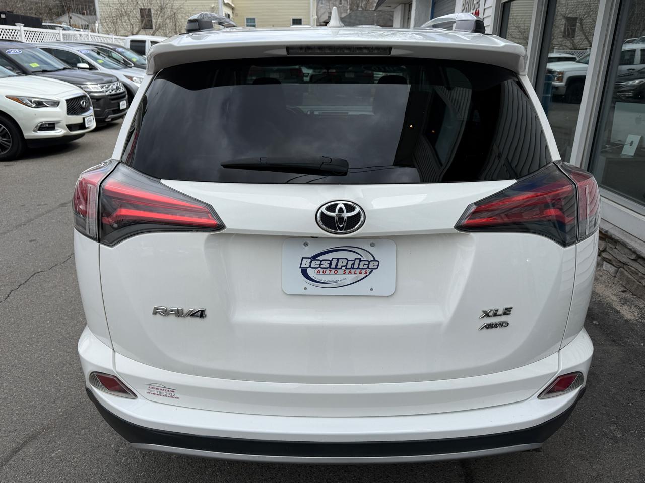 Toyota RAV4 AWD 4dr XLE (Natl) 2016