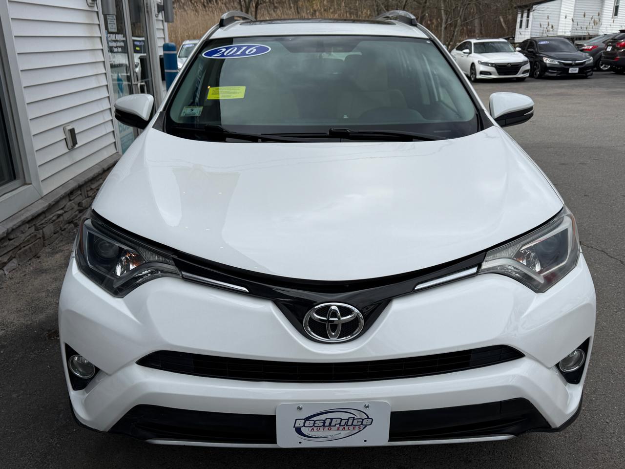 Toyota RAV4 AWD 4dr XLE (Natl) 2016